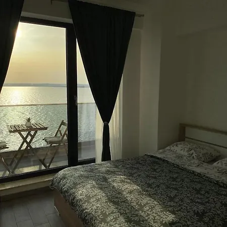 شقة Apartament With Lake View- Free Parking